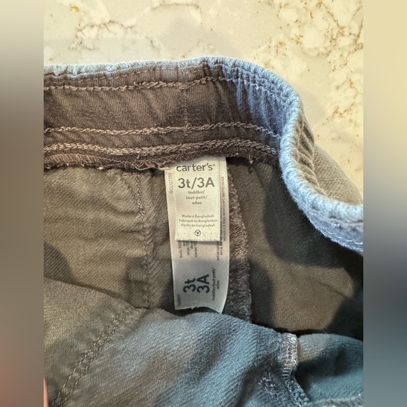 3T Carter’s- Stylish Gray Kids Shorts - Picture 3 of 5